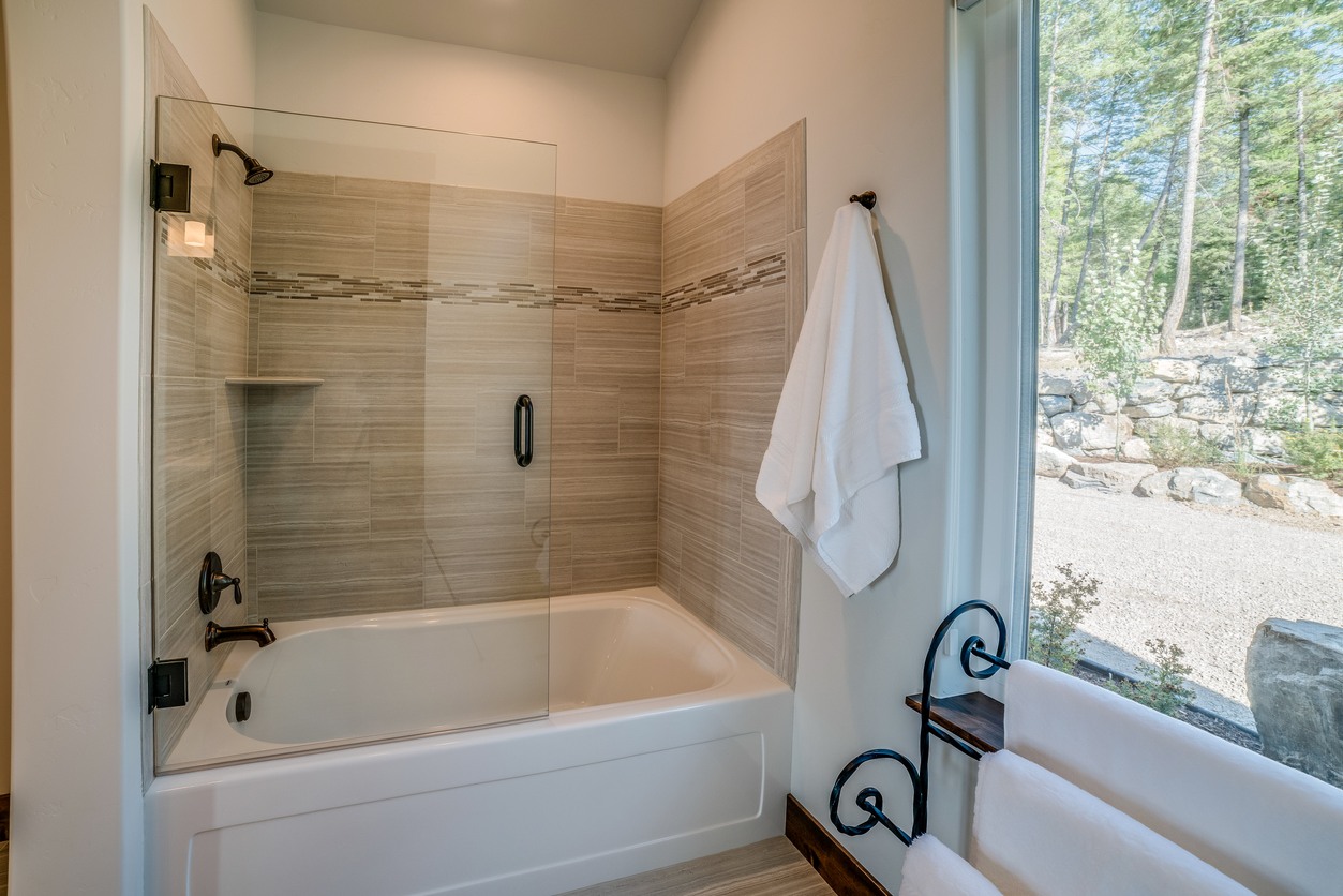 Shower & Tub Repair in South Miami Heights